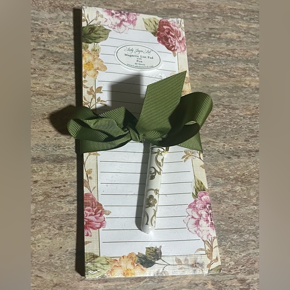 New Lady Jane bundle of 3-pack magnetic list pads and 1-Mary Engelbreit list pad - Picture 6 of 12